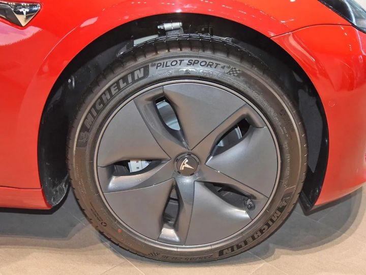 Wheel hub