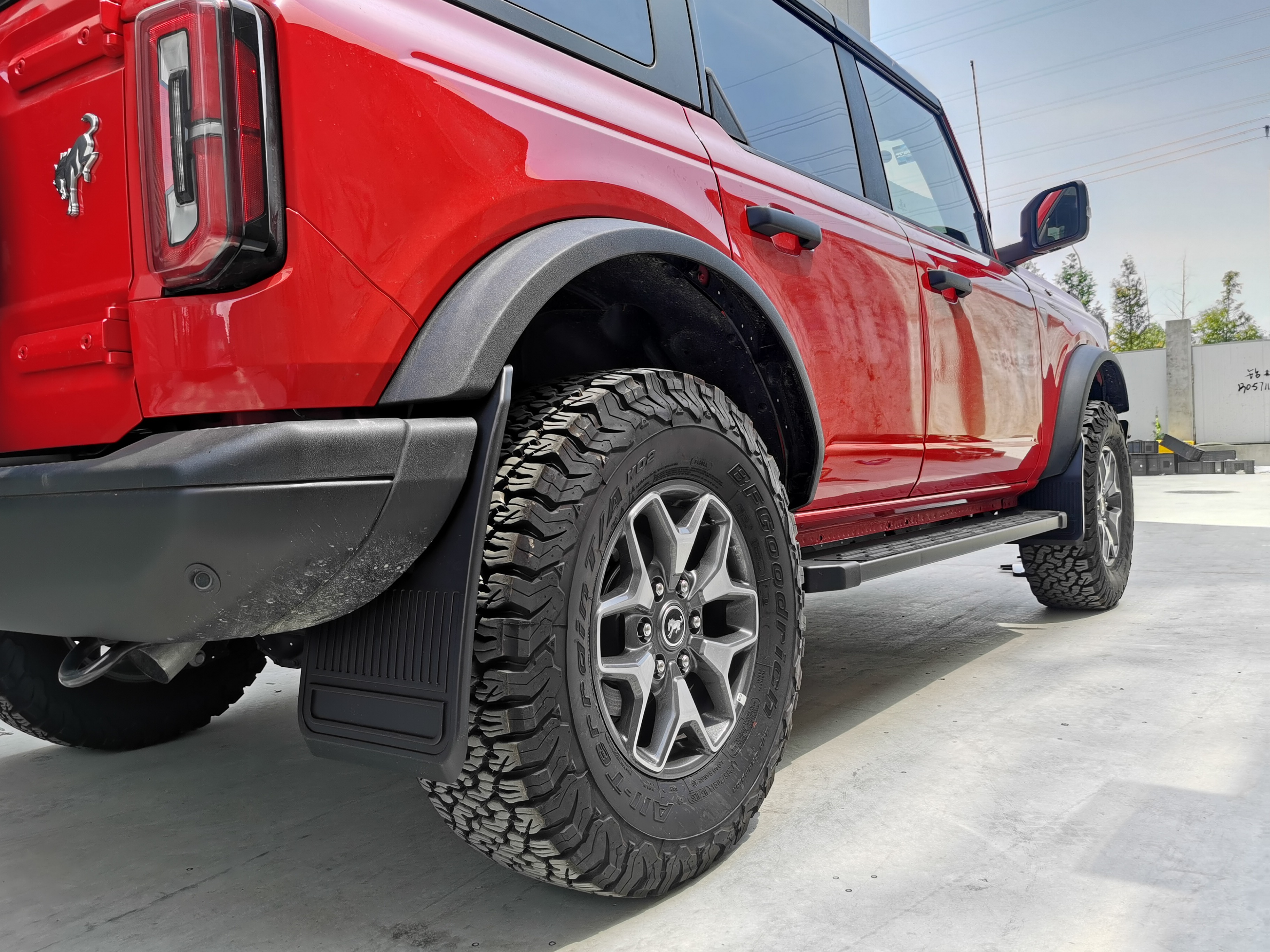 Do cars need fenders? What is the function of the fender?