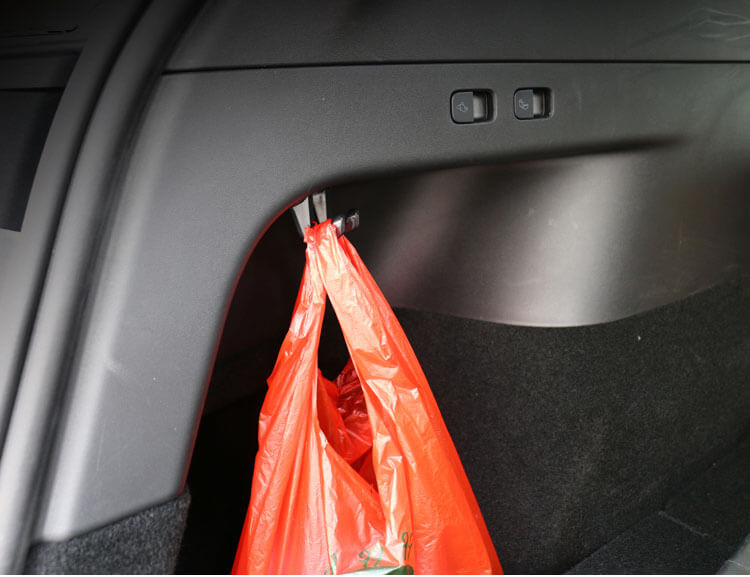 Trunk Hook For Tesla Model Y (5)